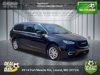 Used 2024 Chrysler Pacifica Touring-L