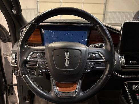 Used 2018 Lincoln Navigator L Reserve w/ Technology Package image 13