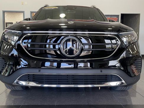 Used 2023 Mercedes-Benz EQB 300 4MATIC w/ Driver Assistance Package image 7