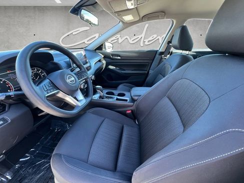Certified 2025 Nissan Altima 2.5 SV FWD image 19
