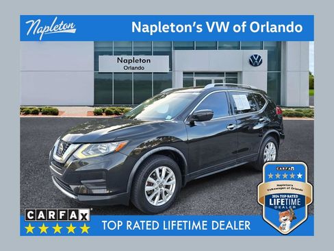 Used 2020 Nissan Rogue SV image 1