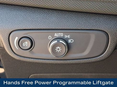 Used 2025 Chevrolet TrailBlazer RS w/ Convenience Package AWD/4WD image 9