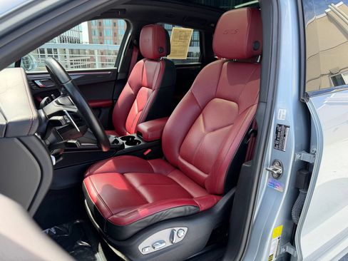 Certified 2022 Porsche Macan GTS w/ Premium Package Plus AWD/4WD image 5