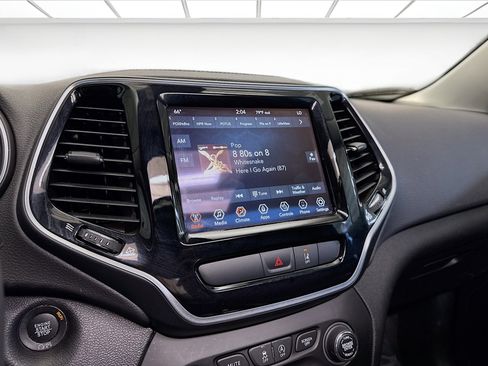 Used 2022 Jeep Cherokee Limited image 10