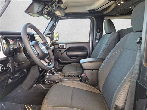 Used 2025 Jeep Wrangler Sport AWD/4WD image 15