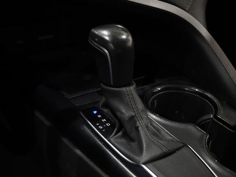 Used 2020 Toyota Camry SE FWD image 23