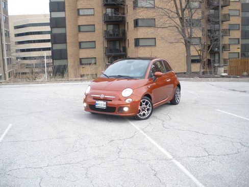 Used 2013 FIAT 500 Sport w/ Beats Audio Pkg FWD image 16