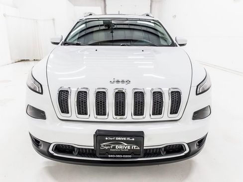 Used 2017 Jeep Cherokee Limited image 10