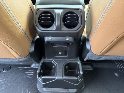 Used 2021 Jeep Gladiator Overland w/ Popular Equipment Package AWD/4WD image 21