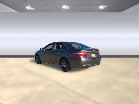 Used 2016 Toyota Camry XSE image 3