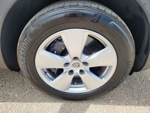 Used 2023 Porsche Cayenne Platinum Edition image 20