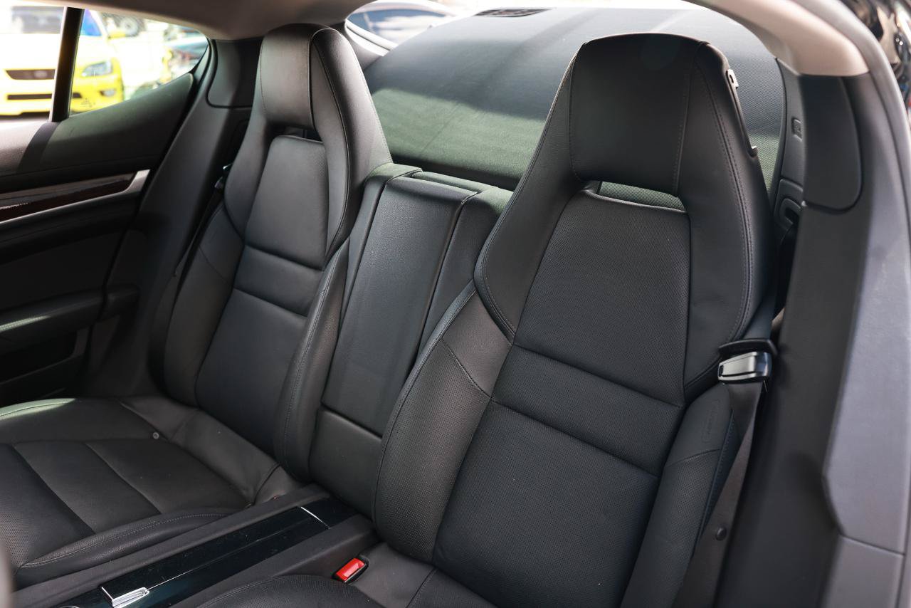 Used 2013 Porsche Panamera image 8