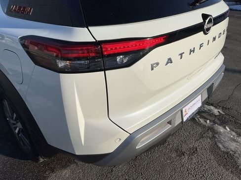 Used 2024 Nissan Pathfinder SL image 29