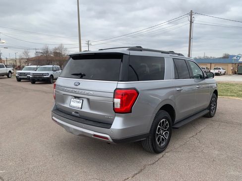 Used 2024 Ford Expedition Max XLT image 7