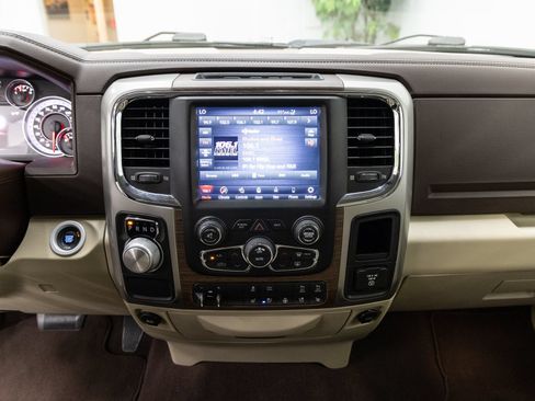 Used 2019 RAM 1500 Laramie w/ Convenience Group RWD image 17