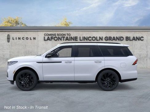 New 2026 Lincoln Navigator Reserve w/ Jet Appearance Package AWD/4WD image 3