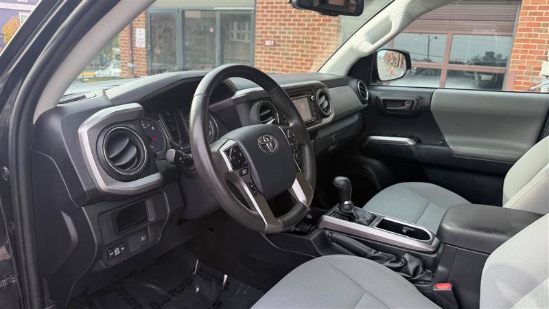 Used 2019 Toyota Tacoma SR5 AWD/4WD image 24