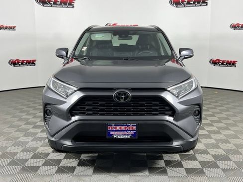 Used 2020 Toyota RAV4 XLE Premium image 4
