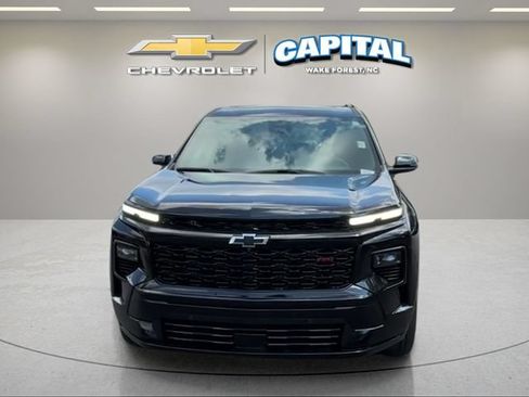 Used 2026 Chevrolet Traverse RS FWD image 8