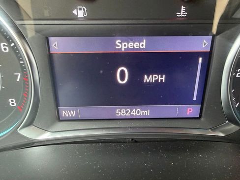 Used 2023 Chevrolet Traverse LT image 12