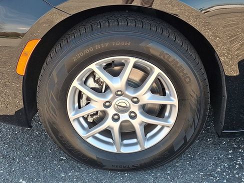 Used 2024 Chrysler Pacifica Touring-L FWD image 29