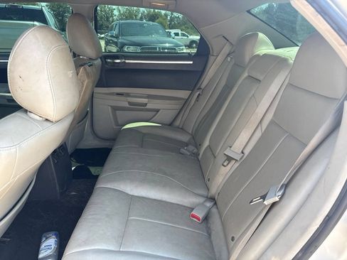 Used 2007 Chrysler 300 Touring L RWD image 6