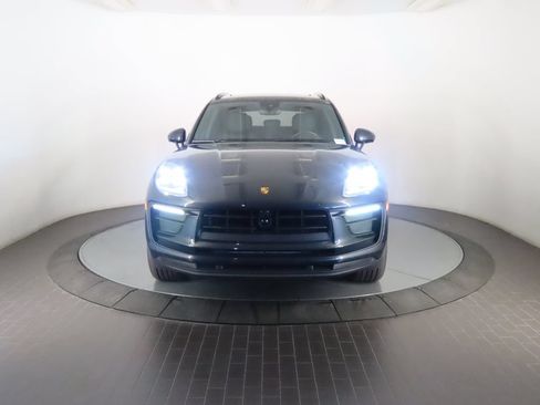 Certified 2025 Porsche Macan AWD/4WD image 10