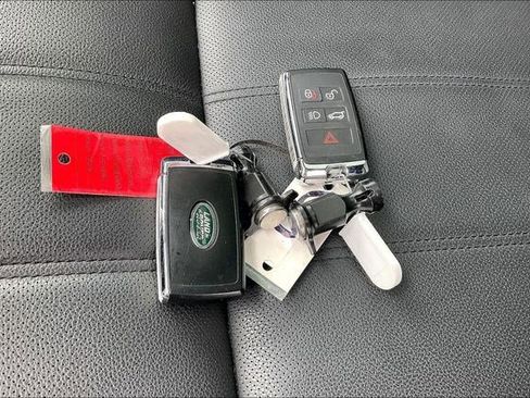 Used 2026 Land Rover Range Rover Evoque S image 12