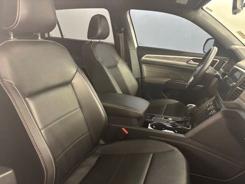 Used 2023 Volkswagen Atlas Cross Sport SE FWD image 17