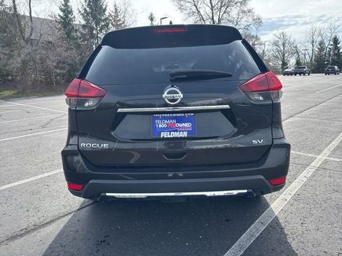 Used 2018 Nissan Rogue SV image 6