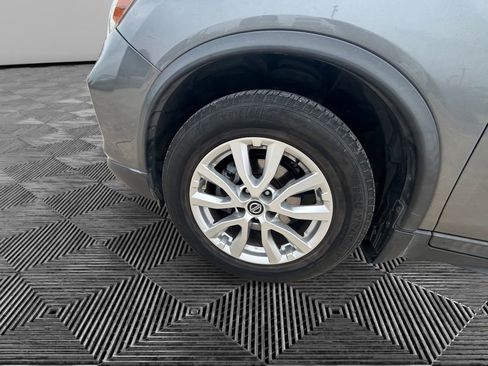 Used 2019 Nissan Rogue S w/ Special Edition Package FWD image 14