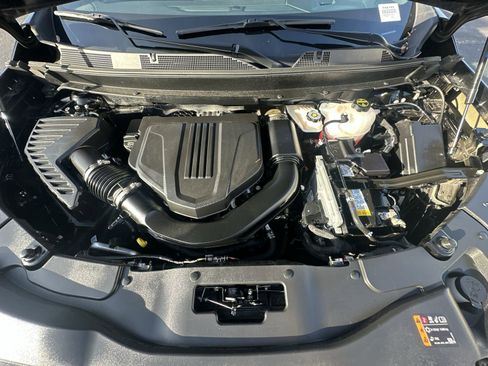 Used 2025 Chevrolet Traverse LT image 34