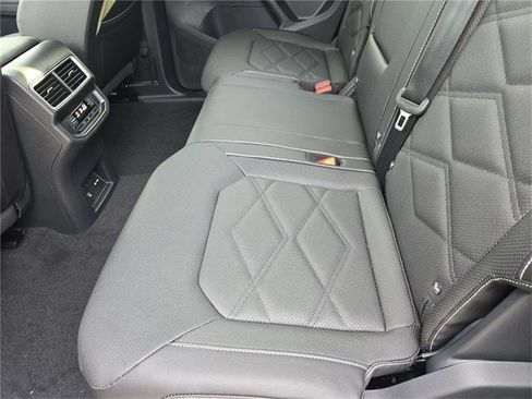 New 2026 Volkswagen Atlas SE image 14