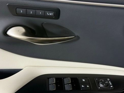 New 2025 Lexus ES 350 w/ Premium Package image 16