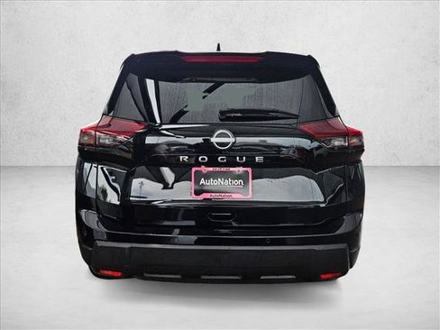 Used 2025 Nissan Rogue SV FWD image 6