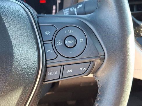 Certified 2025 Toyota Corolla SE w/ SE Premium Package FWD image 20