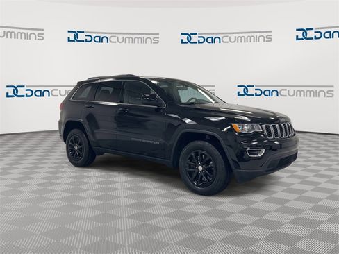 Used 2021 Jeep Grand Cherokee Laredo X image 2