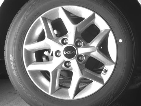 Used 2025 Kia Soul LX w/ LX Technology Package image 15