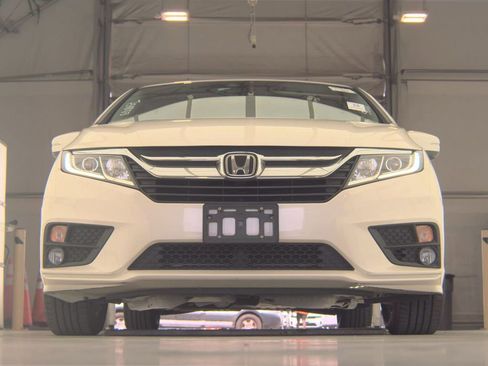 Used 2019 Honda Odyssey EX-L image 3