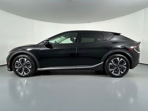 Used 2024 Kia EV6 Light RWD image 4