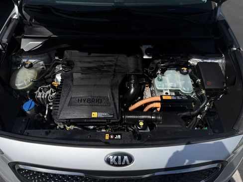 Used 2017 Kia Niro LX FWD image 20
