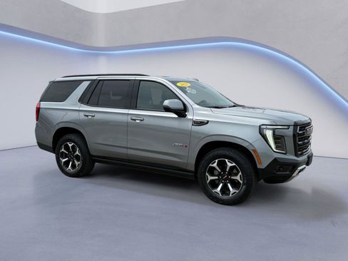 Used 2025 GMC Yukon AT4 w/ AT4 Premium Package AWD/4WD image 1