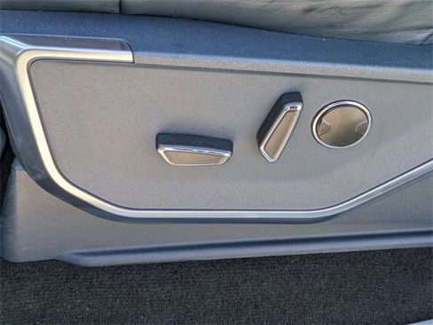 Used 2023 Ford F150 Limited image 16