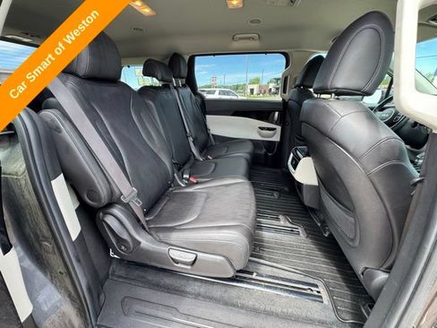 Used 2022 Kia Carnival EX FWD image 14