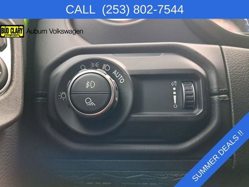 Used 2025 Jeep Gladiator Sport AWD/4WD image 26