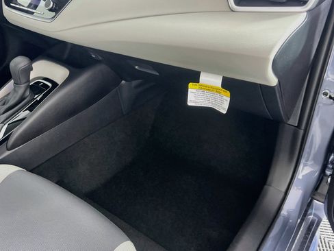 Used 2025 Toyota Corolla LE FWD image 33