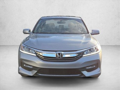 Used 2017 Honda Accord EX image 2