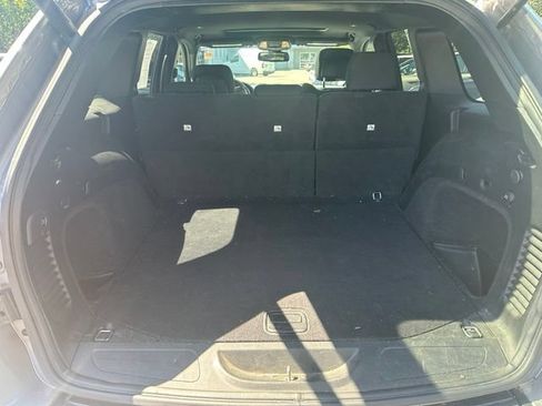 Used 2016 Jeep Grand Cherokee Laredo w/ Quick Order Package 23E AWD/4WD image 8