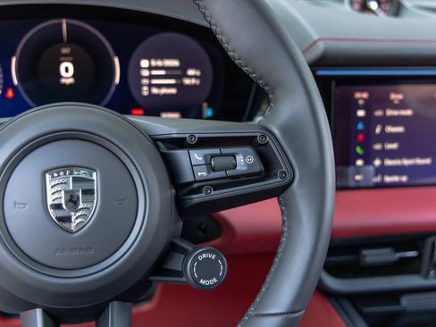 New 2025 Porsche Macan Turbo Electric AWD/4WD image 33