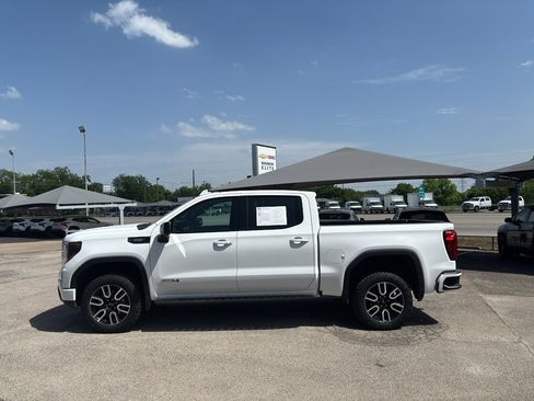 Used 2023 GMC Sierra 1500 AT4 w/ AT4 Premium Package AWD/4WD image 9